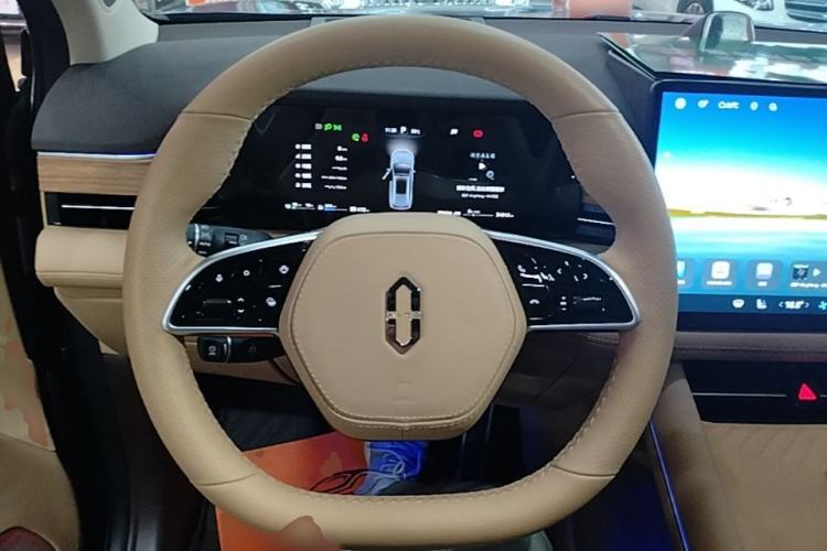 Used Hima AITO M7 2024 1.5T Intelligent Driving Rear-Drive Max Edition 6 Seats Steering Wheel