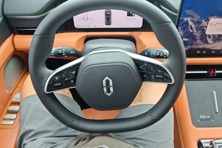 Used Hima AITO M7 2024 1.5T Intelligent Drive Rear-Drive Ultra Version 5 Seats Steering Wheel