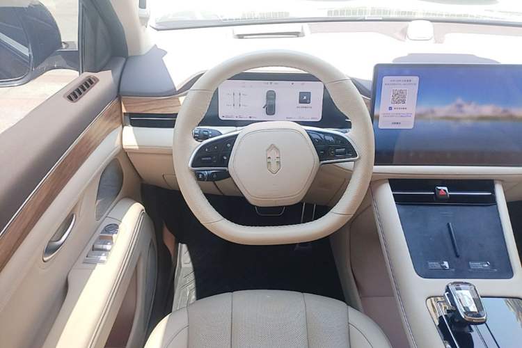 Used Hima AITO M7 2024 1.5T Rear-Drive Plus Version 5 Seats Steering Wheel