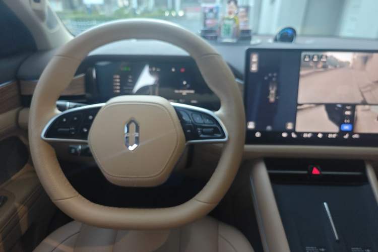 Used Hima AITO M7 2024 1.5T Intelligent Driving 4WD Ultra Version 6 Seats Steering Wheel
