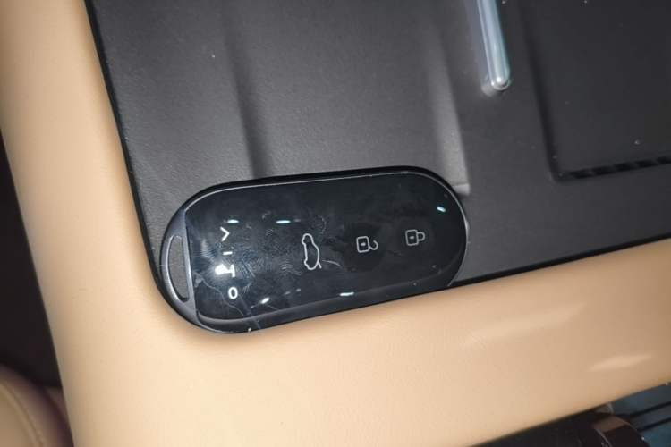 Used Hima AITO M7 2024 1.5T Intelligent Driving Rear-Drive Pro Version 6 Seats Vehicle Key