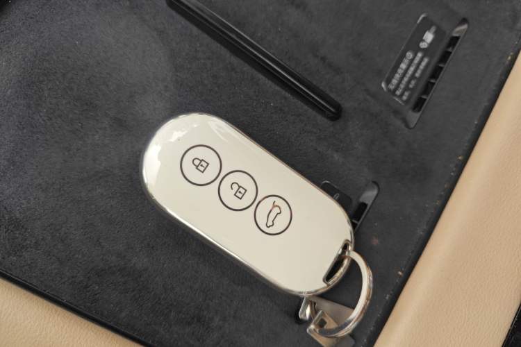 Used Hima AITO M7 2024 1.5T Rear-Drive Plus Version 5 Seats Vehicle Key