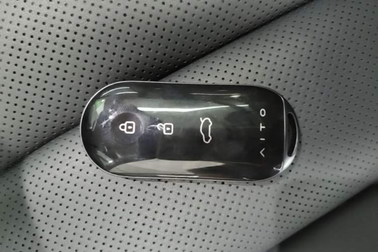 Used Hima AITO M7 2024 1.5T Rear-Drive Plus Version 5 Seats Vehicle Key