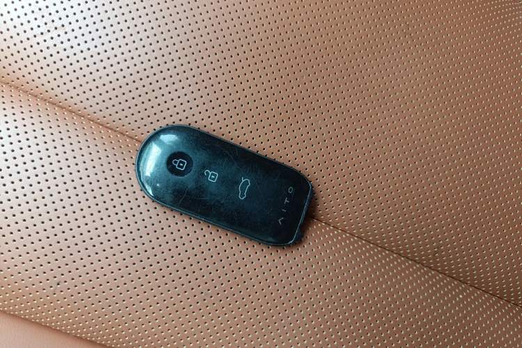 Used Hima AITO M7 2024 1.5T Intelligent Drive Rear-Drive Ultra Version 5 Seats Vehicle Key