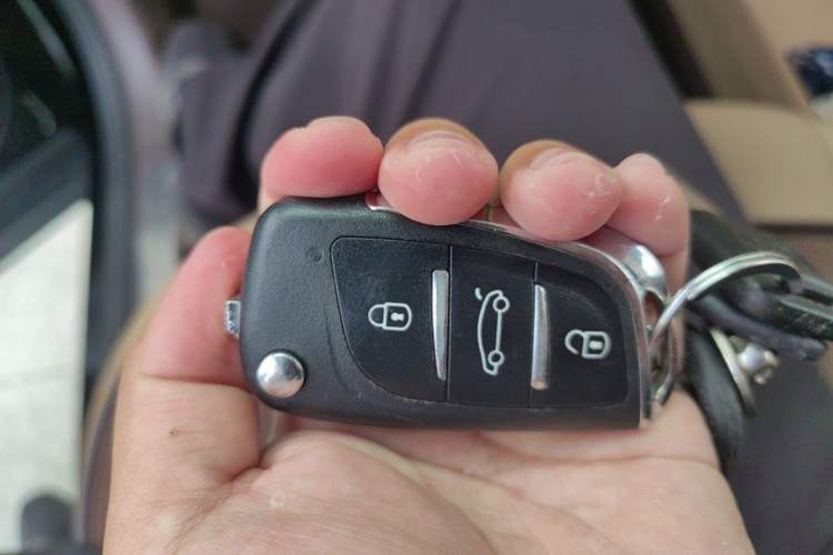 Used Hima AITO M7 2024 1.5T Intelligent Drive 4WD Ultra Version 5 Seats Vehicle Key