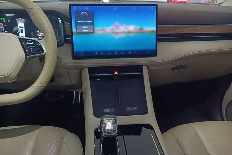 Used Hima AITO M7 2024 1.5T Intelligent Drive Rear-Drive Ultra Version 5 Seats Audio And AC Panel