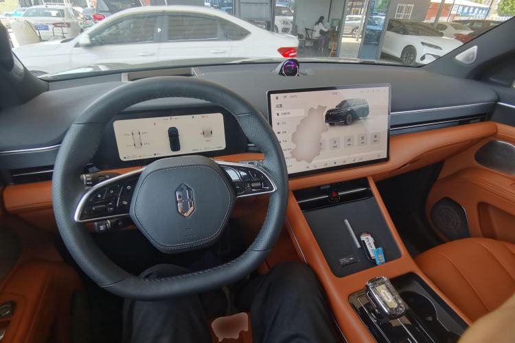 Used Hima AITO M7 2024 1.5T Intelligent Driving All-Wheel Drive Pro Version 5 Seats Ternary Lithium Battery Center Console