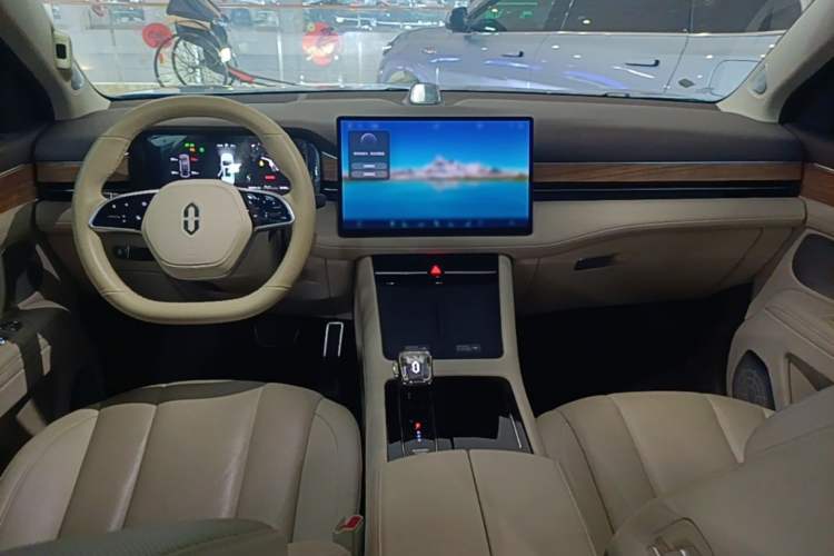 Used Hima AITO M7 2024 1.5T Intelligent Drive Rear-Drive Ultra Version 5 Seats Center Console