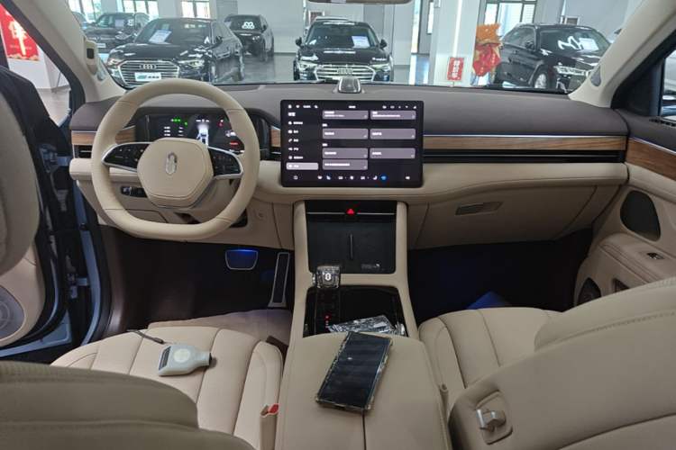 Used Hima AITO M7 2024 1.5T Intelligent Driving 4WD Max Edition 5 Seats Center Console