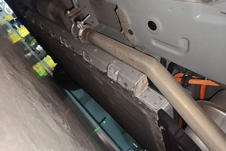 Used Hima AITO M7  Chassis Rear Left