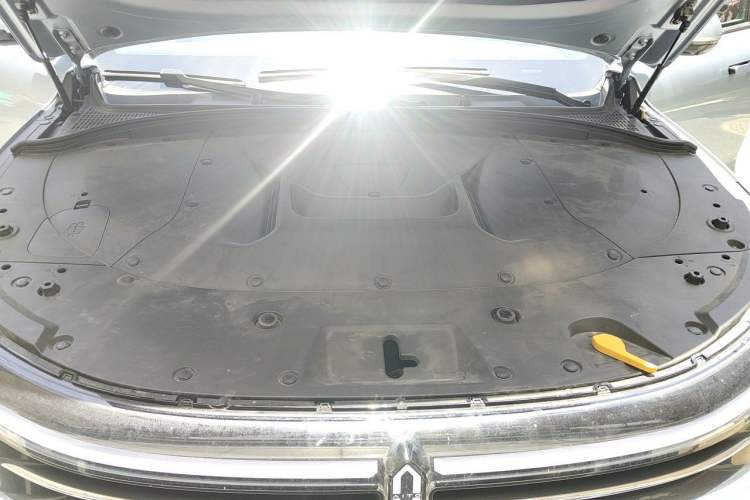 Used Hima AITO M7 2024 1.5T Intelligent Driving All-Wheel Drive Pro Version 5 Seats Ternary Lithium Battery Engine Bay