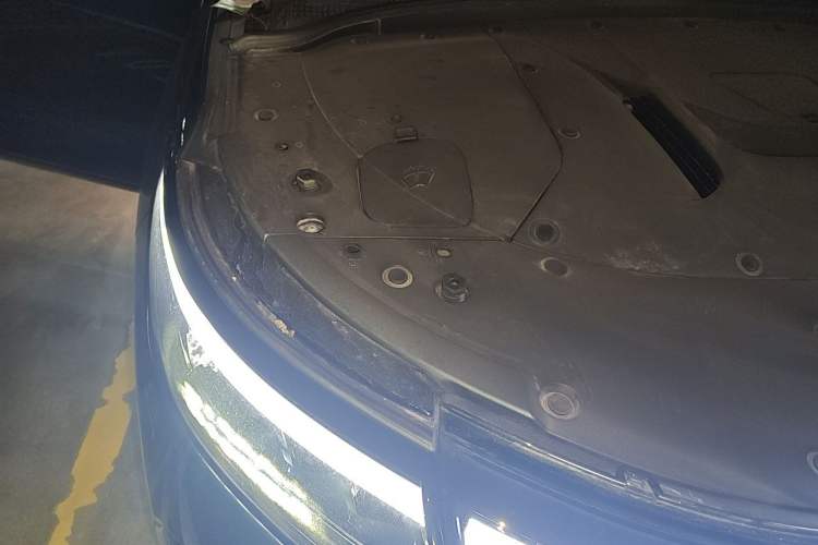 Used Hima AITO M7  Engine Bay Right