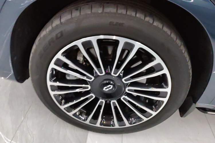 Used Hima AITO M7 2024 1.5T Intelligent Drive 4WD Ultra Version 5 Seats Exterior 4
