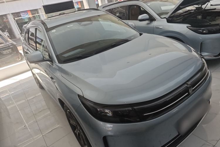 Used Hima AITO M7 2024 1.5T Four-Wheel Drive Plus Version 5 Seats Front Right 45 Deg