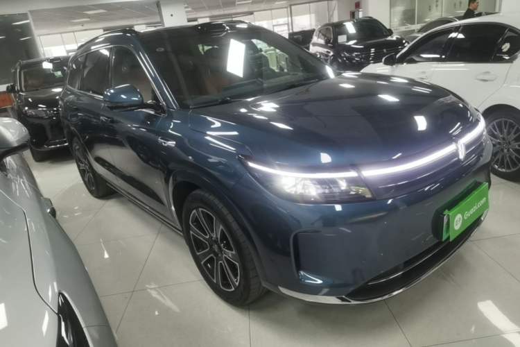 Used Hima AITO M7 2024 1.5T Intelligent Drive 4WD Ultra Version 5 Seats Front Right 45 Deg