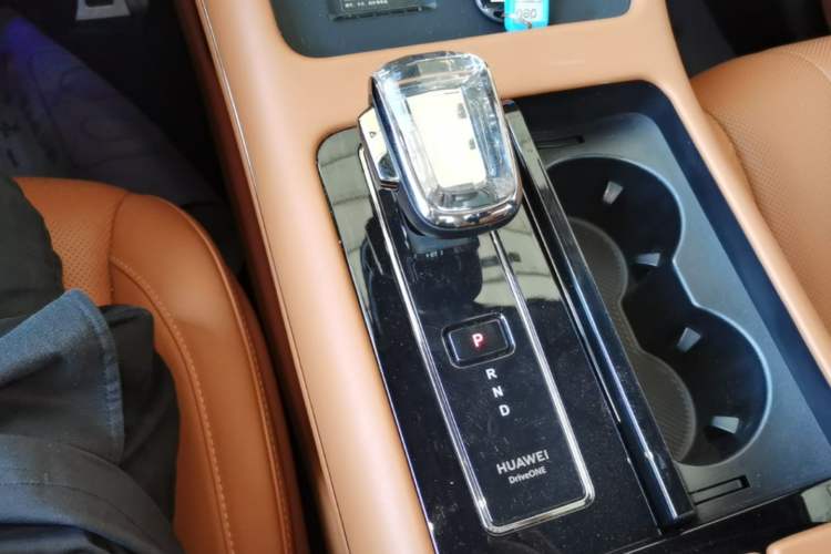 Used Hima AITO M7 2024 1.5T Intelligent Driving All-Wheel Drive Pro Version 5 Seats Ternary Lithium Battery Gear Lever
