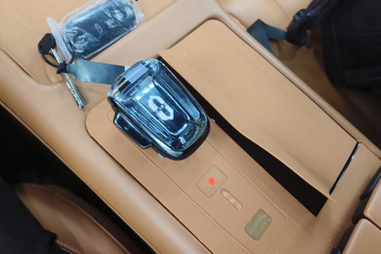 Used Hima AITO M7 2024 1.5T Intelligent Drive 4x4 Max Edition 6 Seats Gear Lever