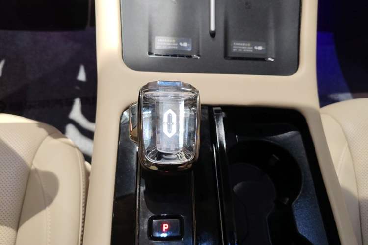 Used Hima AITO M7 2024 1.5T Intelligent Driving Rear-Drive Pro Version 5 Seats Gear Lever