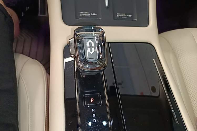 Used Hima AITO M7 2024 1.5T Intelligent Drive 4x4 Max Edition 6 Seats Gear Lever