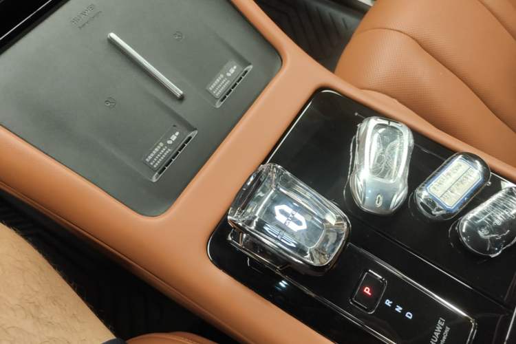 Used Hima AITO M7 2024 1.5T Intelligent Driving Rear-Drive Ultra Version 6 Seats Gear Lever