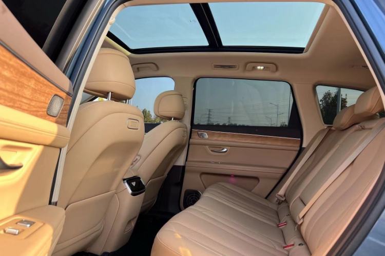 Used Hima AITO M7 2024 1.5T Intelligent Drive 4WD Ultra Version 5 Seats Interior 2