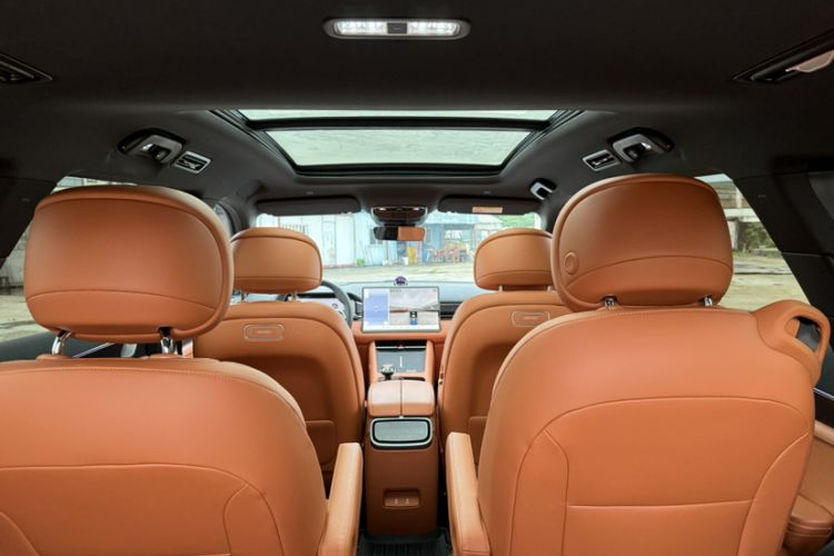 Used Hima AITO M7 2024 1.5T Intelligent Driving Rear-Drive Ultra Version 6 Seats Interior 3