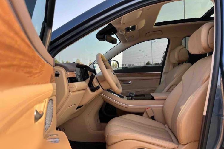 Used Hima AITO M7 2024 1.5T Intelligent Drive 4WD Ultra Version 5 Seats Interior 3