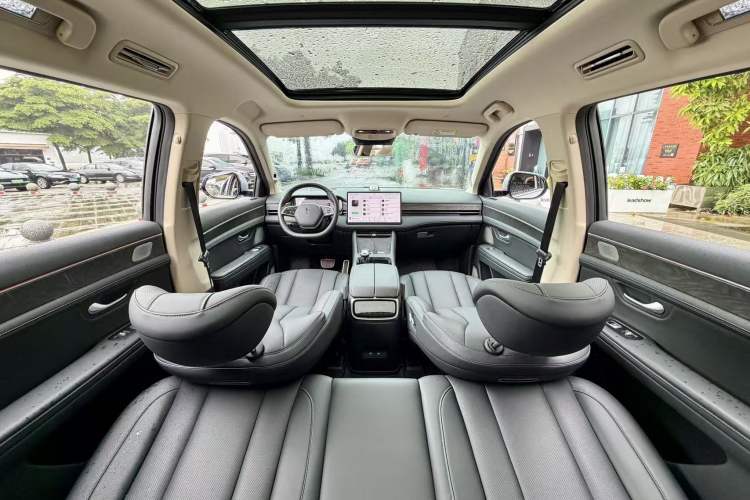 Used Hima AITO M7 2024 1.5T Rear-Drive Plus Version 5 Seats Interior 3