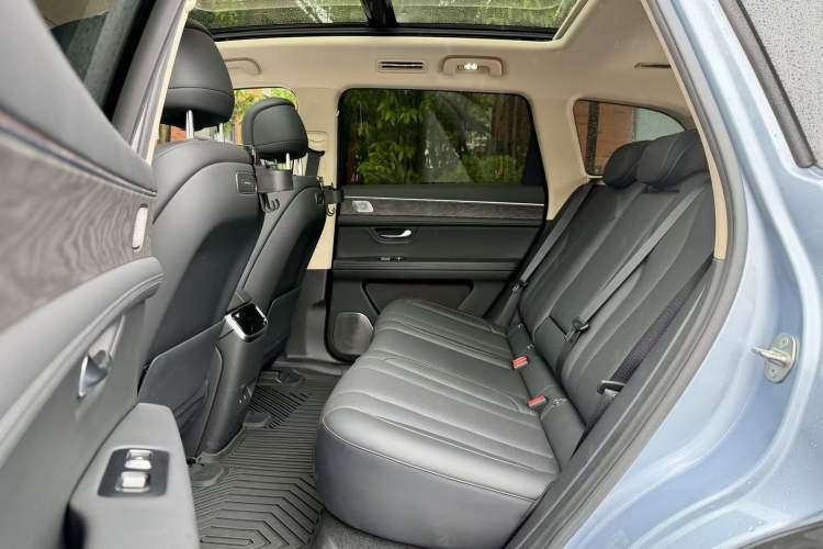 Used Hima AITO M7 2024 1.5T Rear-Drive Plus Version 5 Seats Interior 5