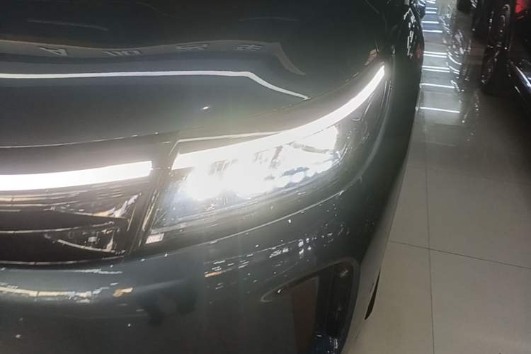 Used Hima AITO M7 2024 1.5T Intelligent Drive Rear-Drive Ultra Version 5 Seats Left Front Headlight