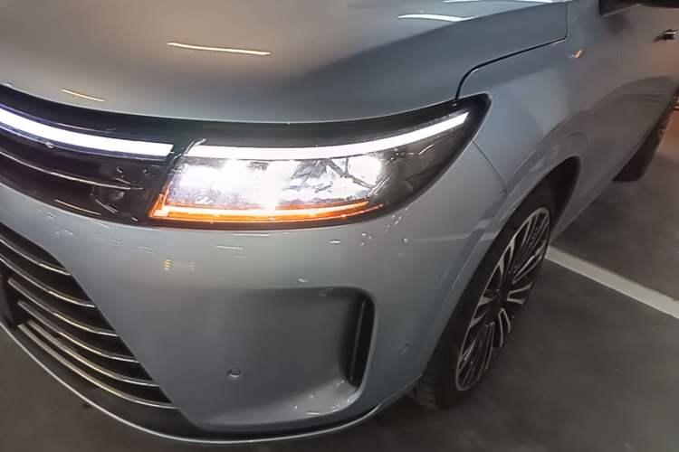 Used Hima AITO M7 2024 1.5T Rear-Drive Plus Version 5 Seats Left Front Headlight