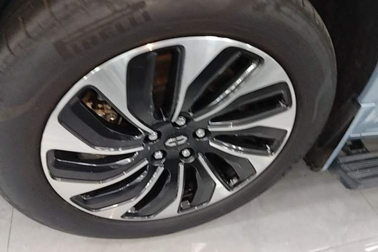 Used Hima AITO M7 2024 1.5T Intelligent Driving 4WD Max Edition 5 Seats Left Front Wheel Hub