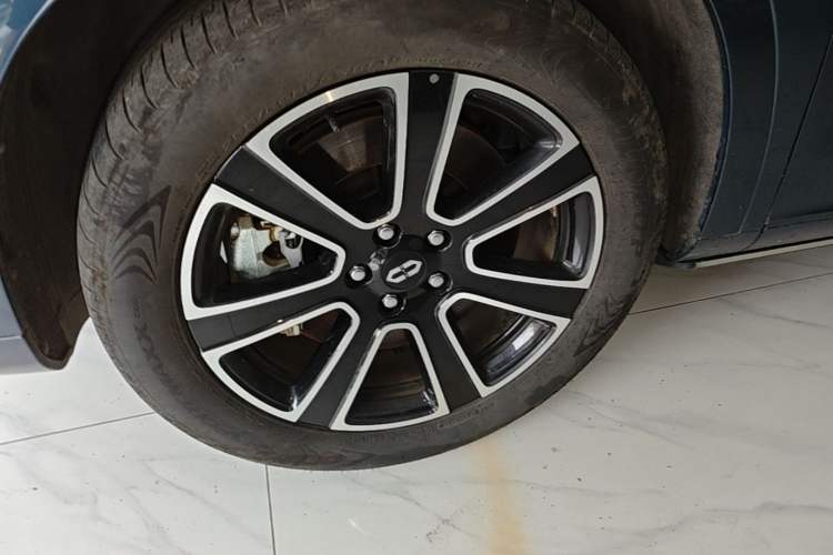Used Hima AITO M7 2024 1.5T Intelligent Drive 4WD Ultra Version 5 Seats Left Front Wheel Hub