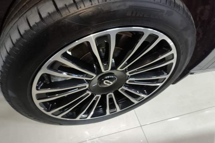 Used Hima AITO M7 2024 1.5T Intelligent Drive 4WD Ultra Version 5 Seats Left Front Wheel Hub