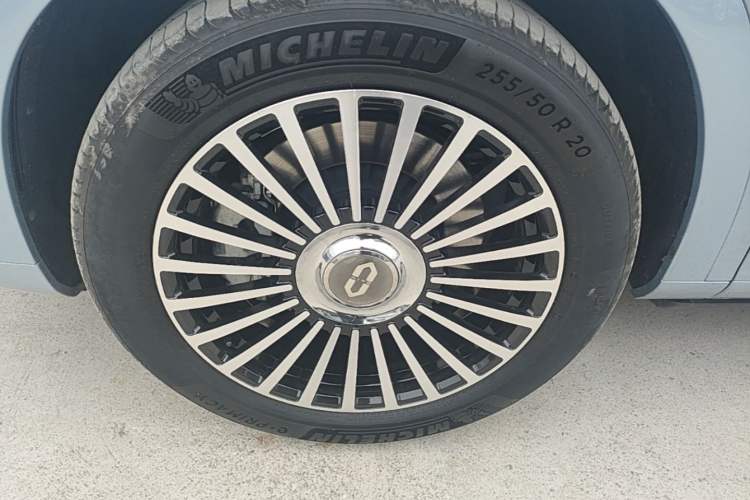 Used Hima AITO M7 2024 1.5T Intelligent Driving 4WD Max Edition 5 Seats Left Front Wheel Hub