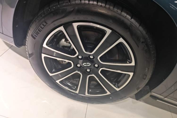 Used Hima AITO M7 2024 1.5T Intelligent Driving Rear-Drive Pro Version 6 Seats Left Front Wheel Hub