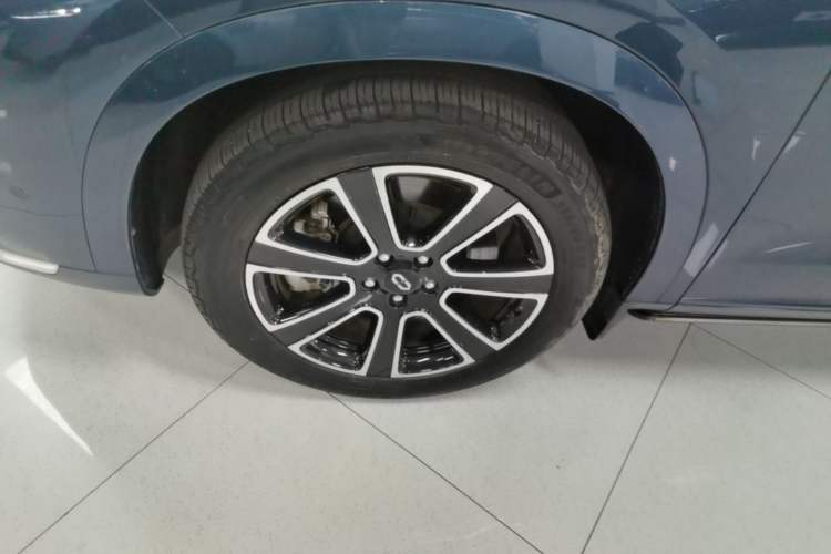 Used Hima AITO M7 2024 1.5T Intelligent Driving Rear-Drive Ultra Version 6 Seats Left Front Wheel Hub