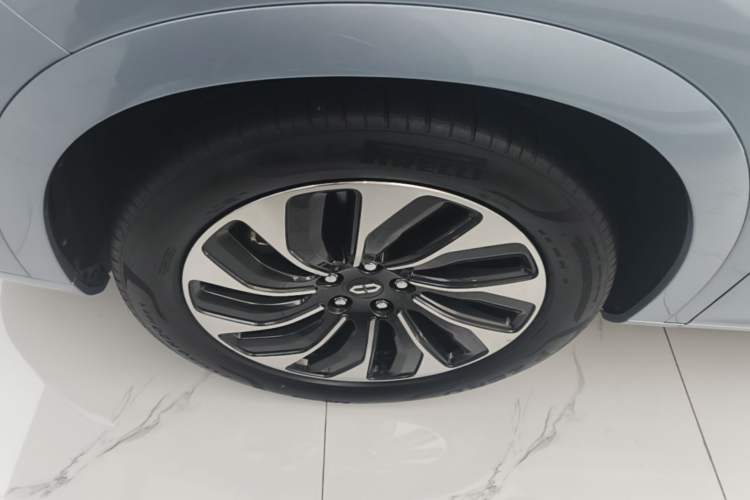 Used Hima AITO M7 2024 1.5T Intelligent Driving Rear-Drive Max Edition 5 Seats Left Front Wheel Hub