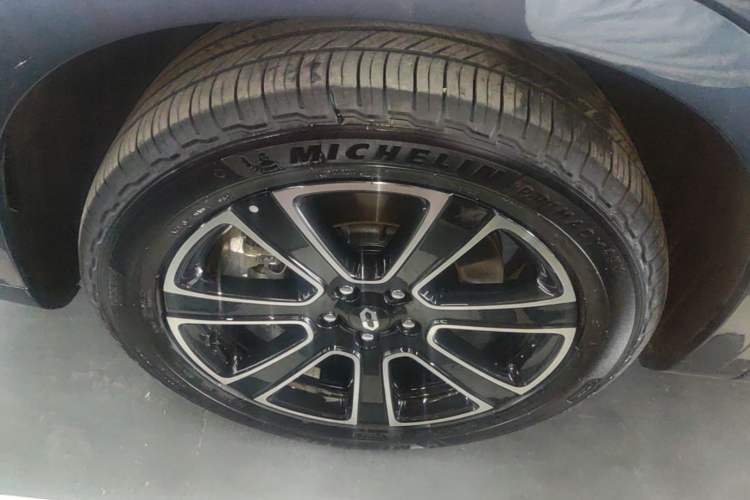 Used Hima AITO M7 2024 1.5T Intelligent Drive 4WD Ultra Version 5 Seats Left Front Wheel Hub