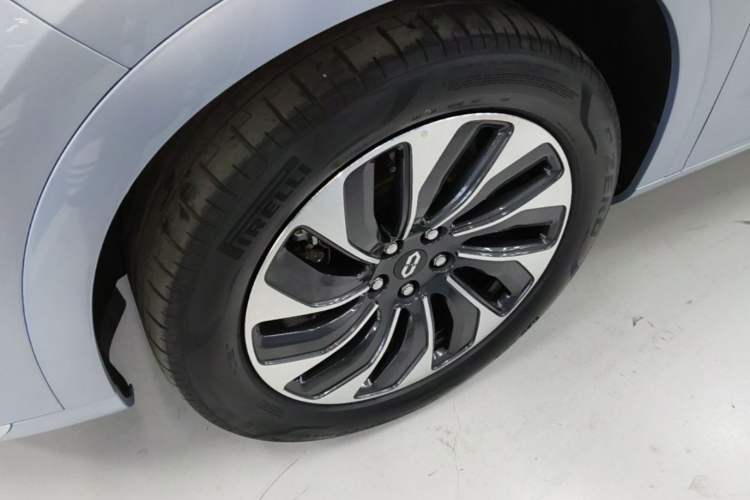 Used Hima AITO M7 2024 1.5T Intelligent Driving 4WD Max Edition 5 Seats Left Front Wheel Hub