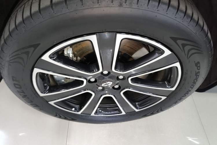 Used Hima AITO M7 2024 1.5T Four-Wheel Drive Plus Version 5 Seats Left Front Wheel Hub