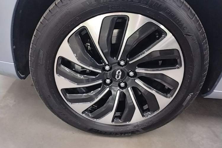 Used Hima AITO M7 2024 1.5T Intelligent Driving 4WD Max Edition 5 Seats Left Front Wheel Hub