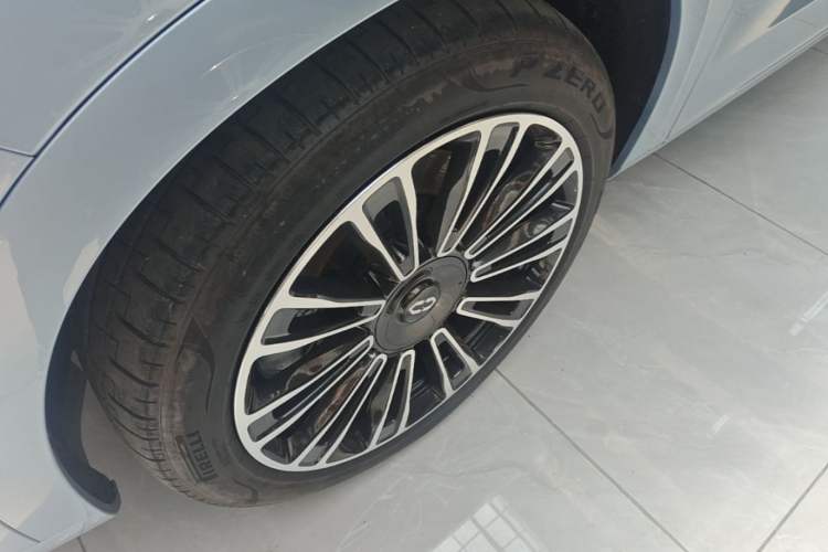 Used Hima AITO M7 2024 1.5T Intelligent Driving 4WD Max Edition 5 Seats Left Front Wheel Hub