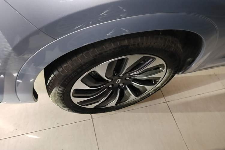 Used Hima AITO M7 2024 1.5T Intelligent Driving Rear-Drive Max Edition 5 Seats Left Front Wheel Hub