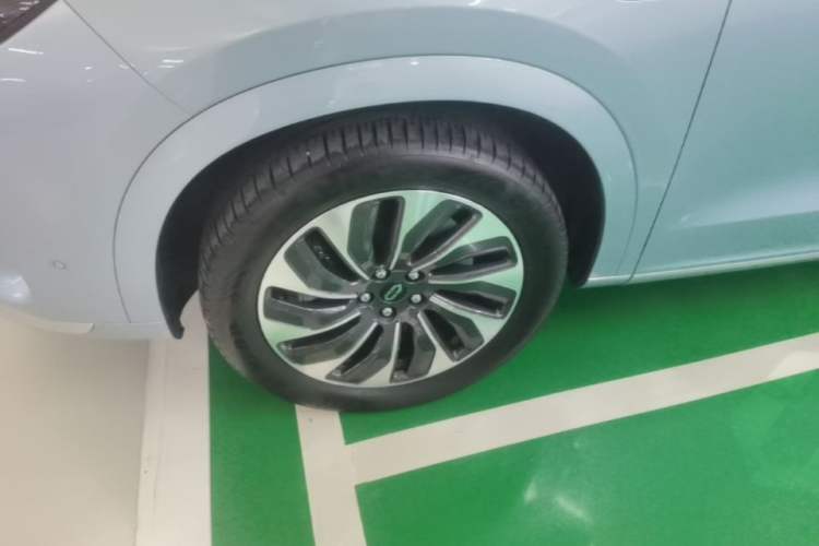 Used Hima AITO M7 2024 1.5T Intelligent Driving 4WD Max Edition 5 Seats Left Front Wheel Hub