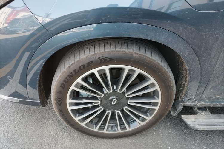Used Hima AITO M7 2024 1.5T Intelligent Drive 4WD Ultra Version 5 Seats Left Front Wheel Hub