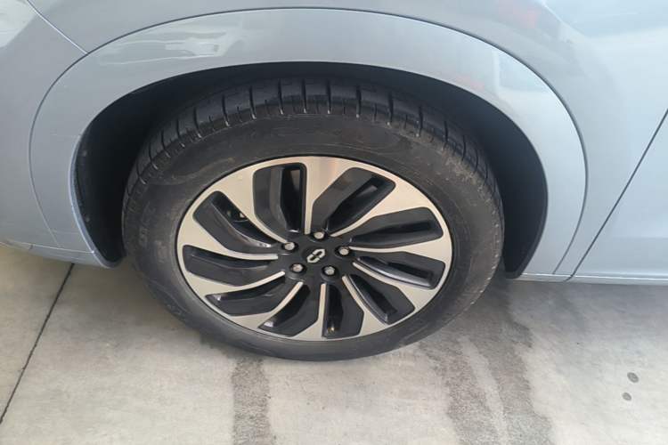 Used Hima AITO M7 2024 1.5T Intelligent Driving Rear-Drive Max Edition 5 Seats Left Front Wheel Hub