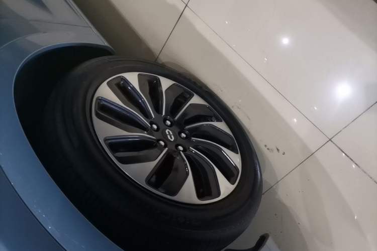 Used Hima AITO M7 2024 1.5T Intelligent Driving Rear-Drive Max Edition 5 Seats Left Front Wheel Hub