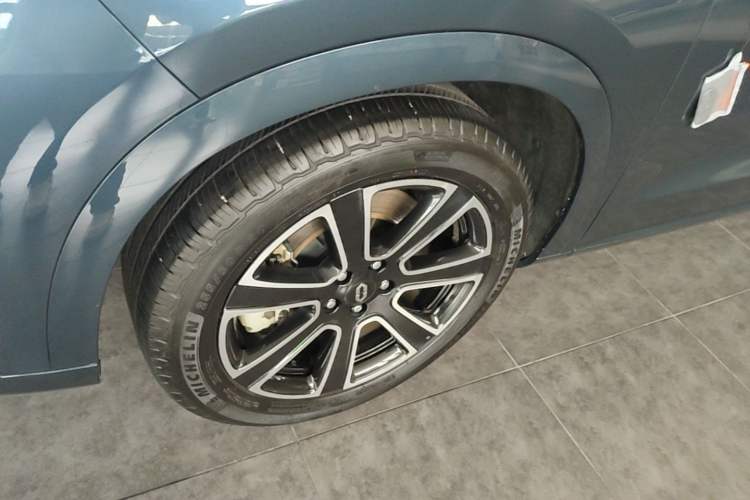 Used Hima AITO M7 2024 1.5T Intelligent Driving 4WD Max Edition 5 Seats Left Front Wheel Hub