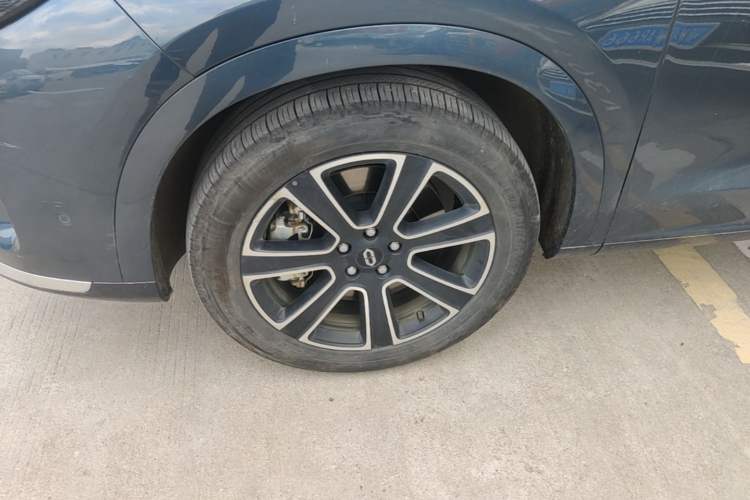 Used Hima AITO M7 2024 1.5T Intelligent Drive 4WD Ultra Version 5 Seats Left Front Wheel Hub